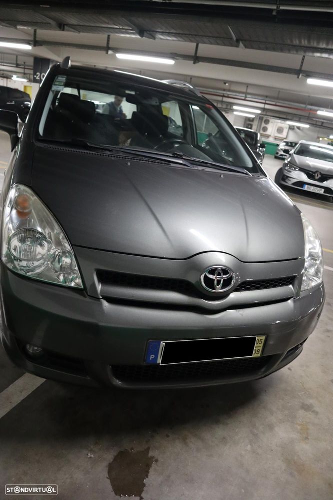 Toyota Corolla Verso 2.0 D-4D - 8