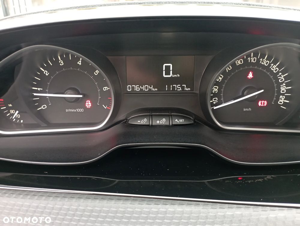 Peugeot 2008 1.2 Pure Tech GPF Active S&S - 13