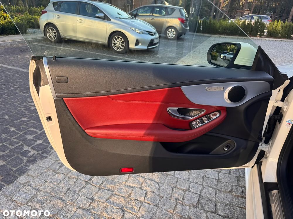Mercedes-Benz Klasa C 300 9G-TRONIC - 18