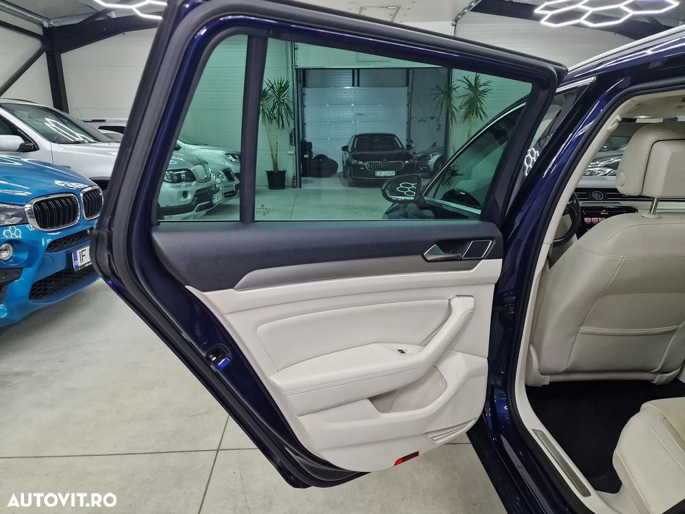 Volkswagen Passat 2.0 TDI SCR 4Motion DSG Highline - 25