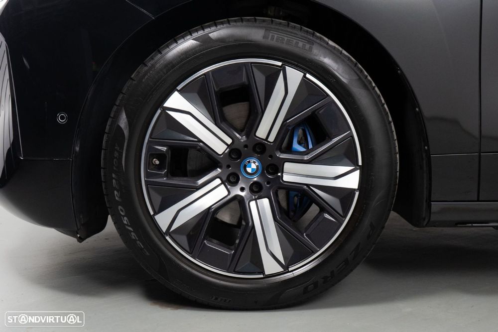 BMW iX xDrive 40 Pack Desportivo - 23