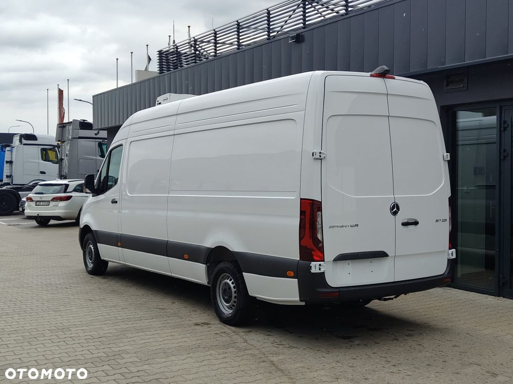 Mercedes-Benz Sprinter - 7
