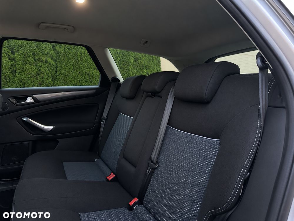 Ford Mondeo 2.0 TDCi Titanium - 19