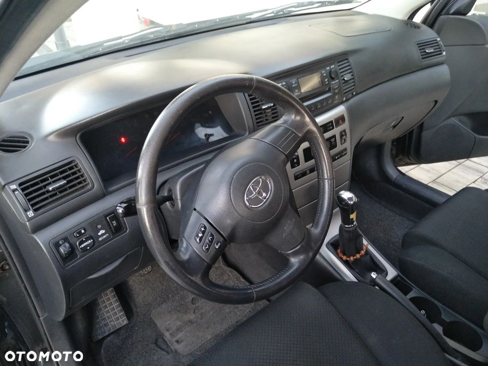 Toyota Corolla 1.6 VVT-i Sol - 15