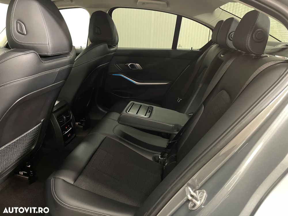 BMW Seria 3 320i xDrive Aut. - 13