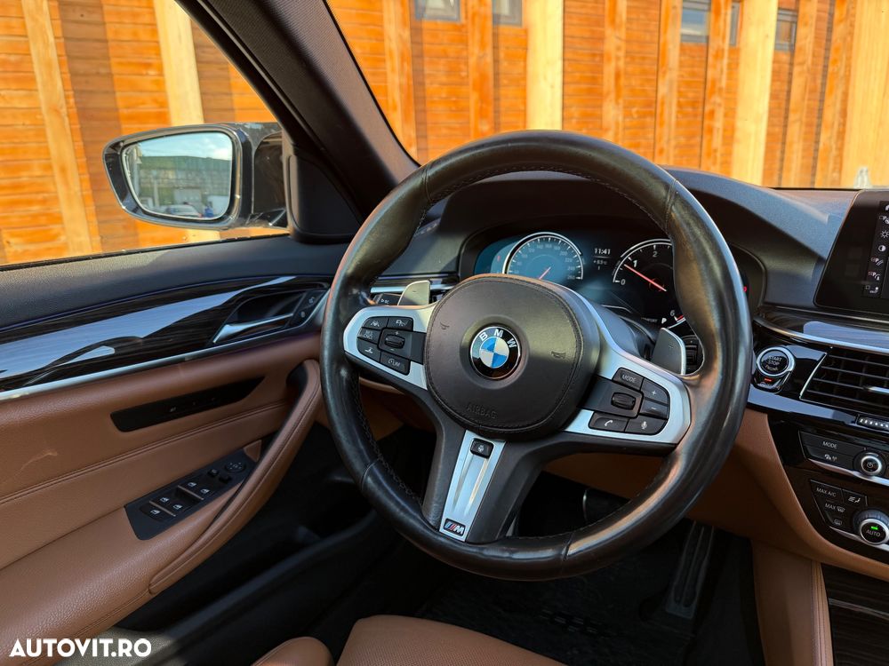 BMW Seria 5 530d xDrive AT - 24