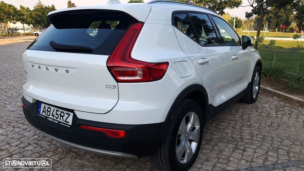 Volvo XC 40 2.0 D3 Momentum Plus - 10