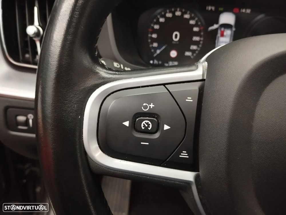 Volvo XC 60 2.0 T6 PHEV Inscription AWD - 25