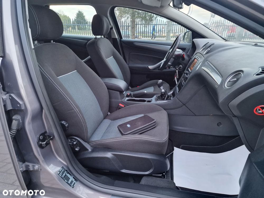 Ford Mondeo - 15