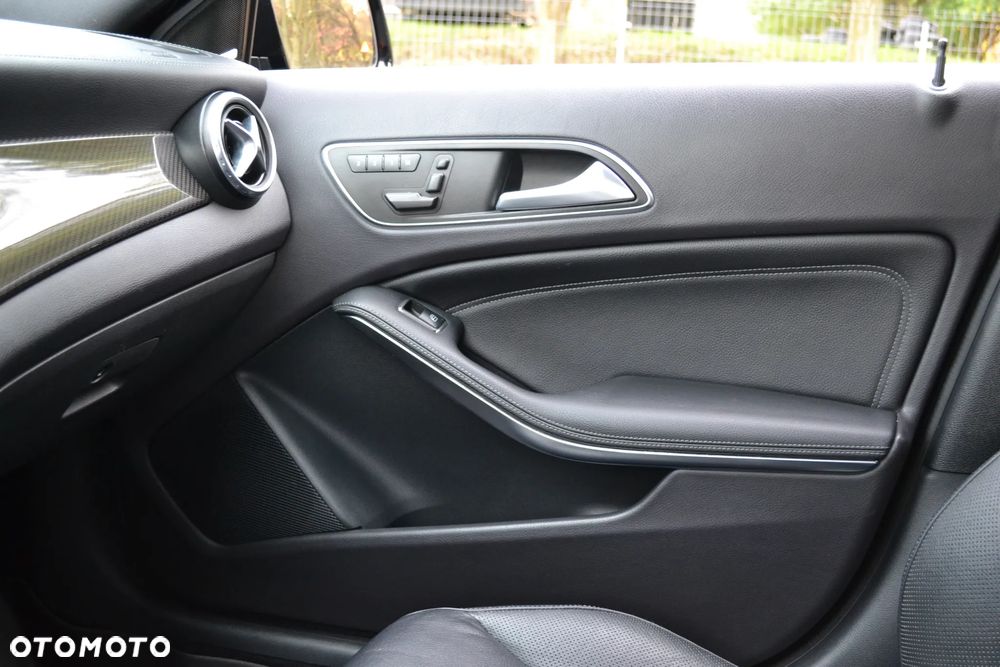 Mercedes-Benz GLA AMG 45 4-Matic - 27