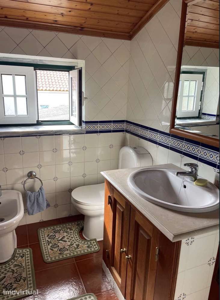Moradia T4 Pêro-Moniz
1.000 € - Grande imagem: 5/11