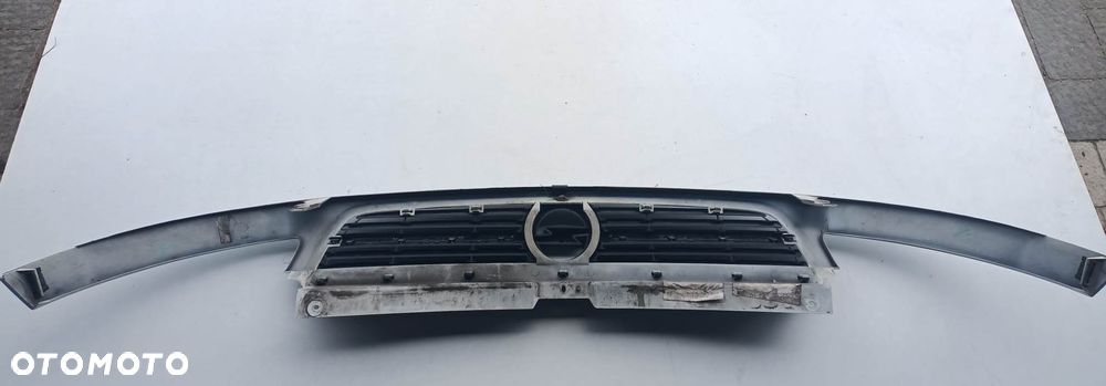 GRILL , ATRAPA  - OPEL VIVARO  2001-06 ROK / EUROPA - 2