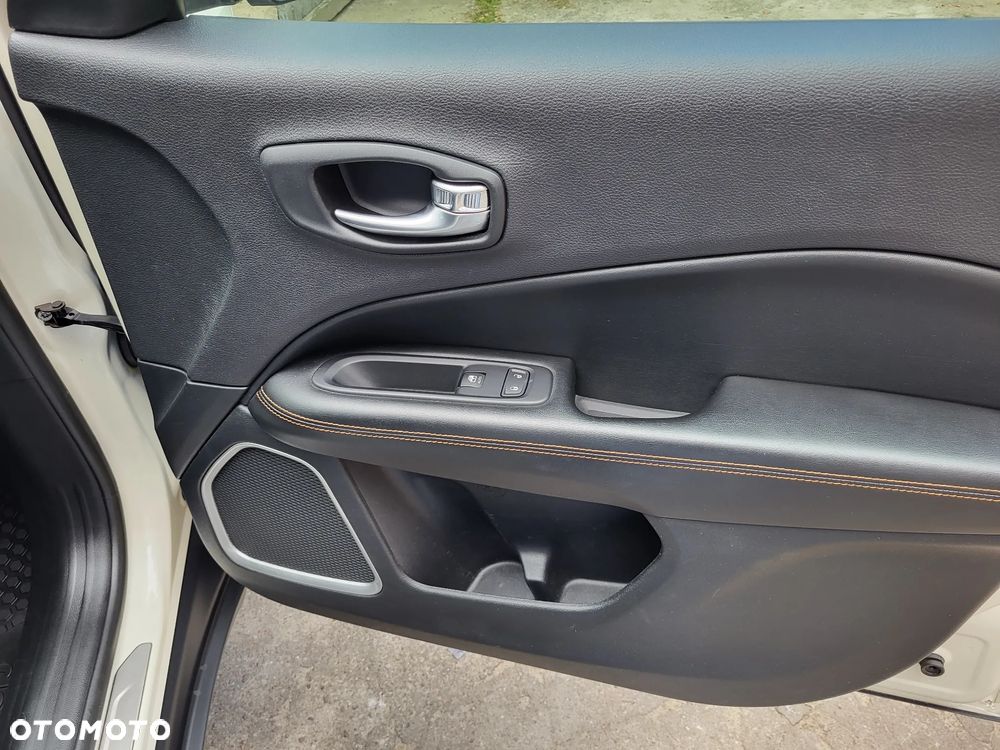 Jeep Compass 1.4 TMair Limited 4WD S&S - 29