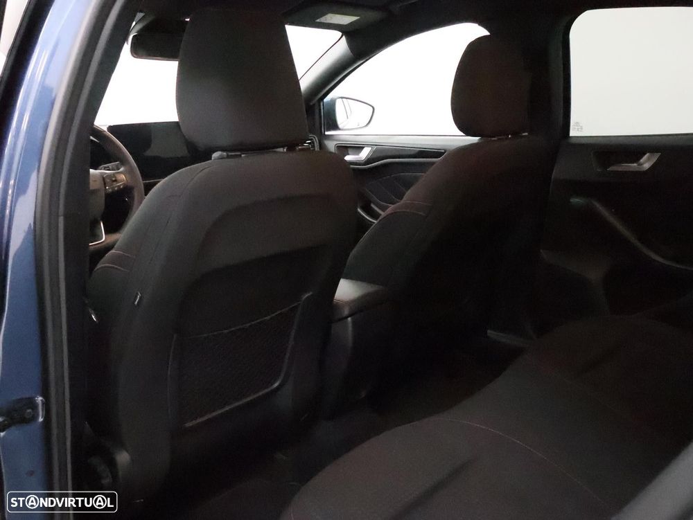 Ford Focus 1.0 EcoBoost MHEV ST-Line - 28
