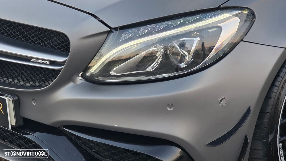 Mercedes-Benz C 63 AMG Standard - 35