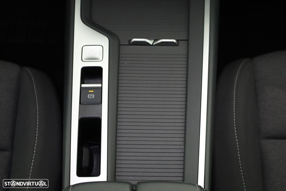 VW Passat Variant 1.5 TSI eHybrid DSG - 14