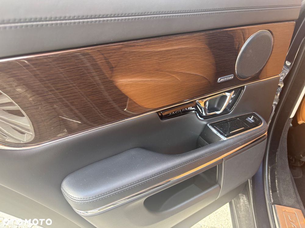 Jaguar XJ 3.0 V6 Langversion Portfolio - 15
