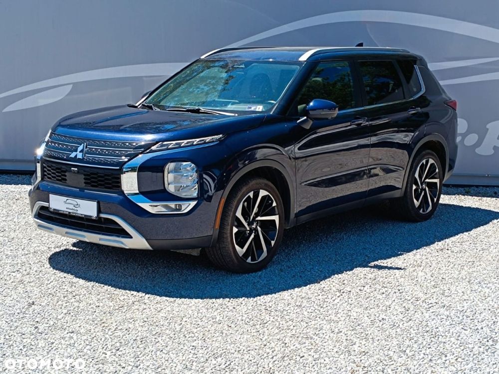 Mitsubishi Outlander - 3