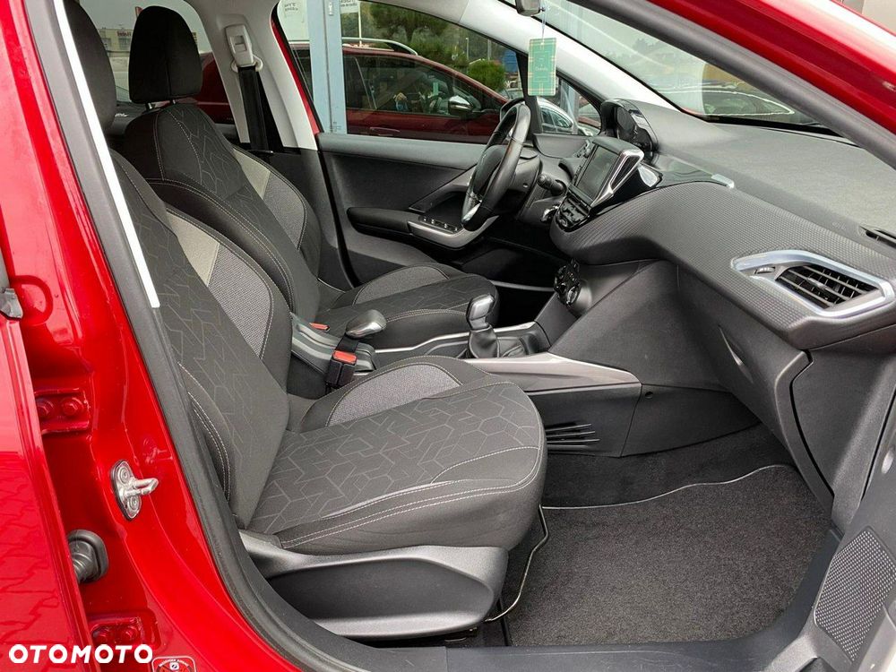 Peugeot 2008 1.2 Pure Tech GPF Active S&S - 16