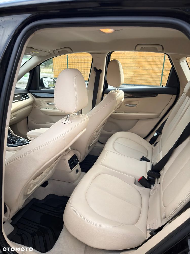 BMW Seria 2 218i - 18