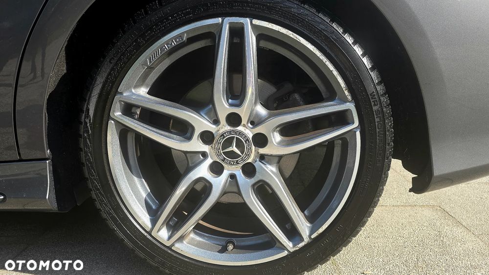 Mercedes-Benz CLA 200 7G-DCT AMG Line - 5