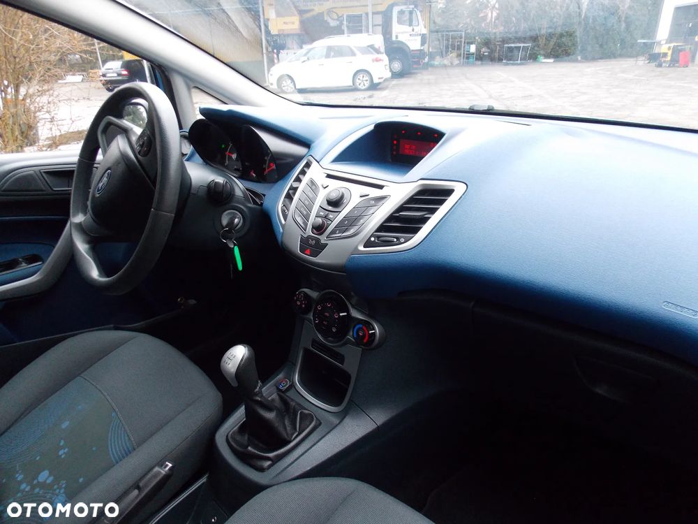 Ford Fiesta 1.4 Champions Edition - 4
