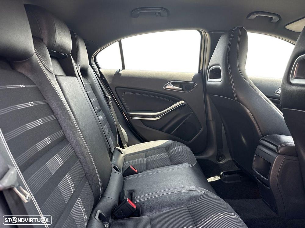 Mercedes-Benz A 180 d Urban - 16