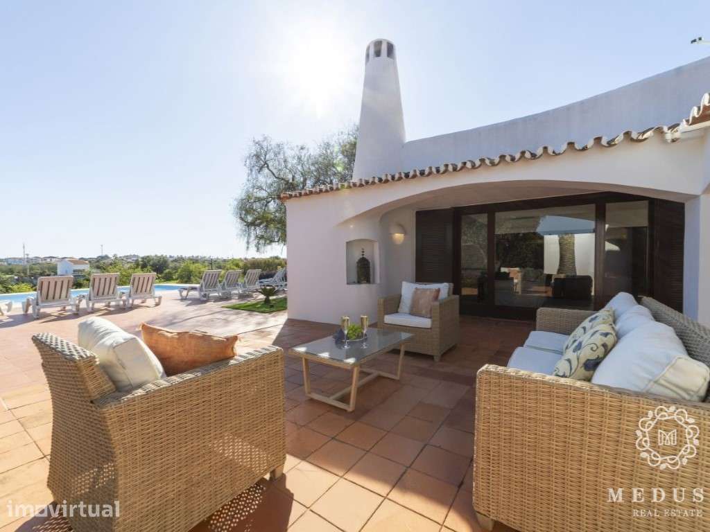 Moradia Térrea T5 com Piscina - Arquitetura Intemporal no Algarve - Grande imagem: 4/30