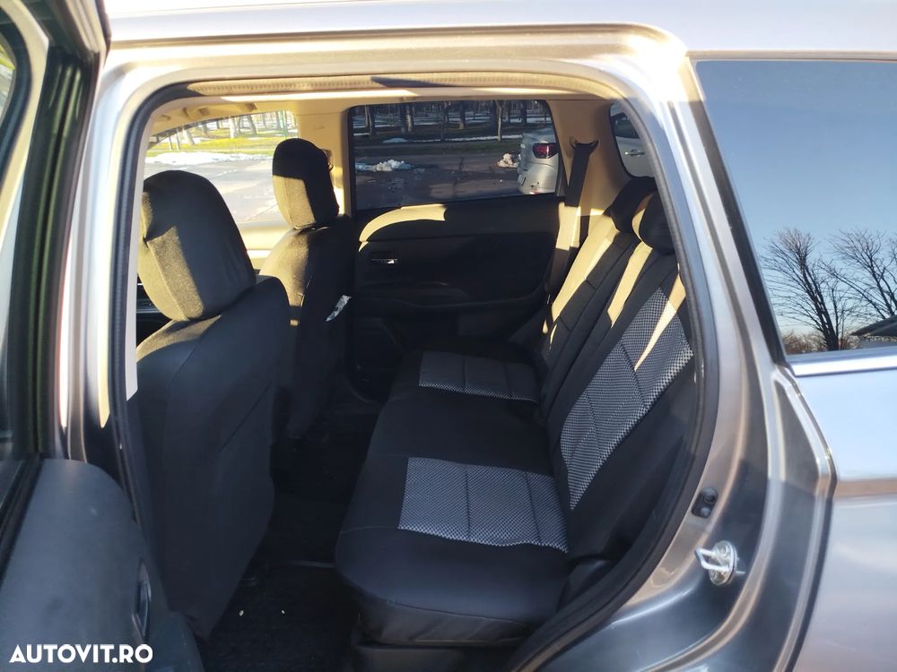 Mitsubishi Outlander 2.2 Litre DI-D AWD Intense - 11