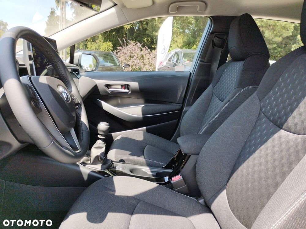 Toyota Corolla - 12