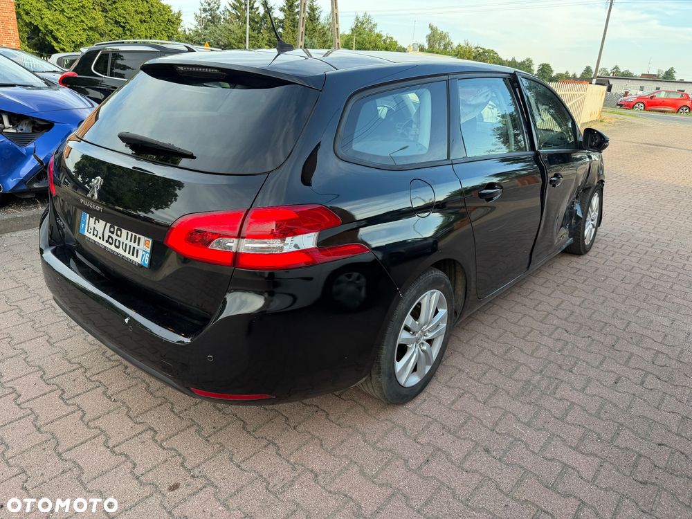 Peugeot 308 - 8