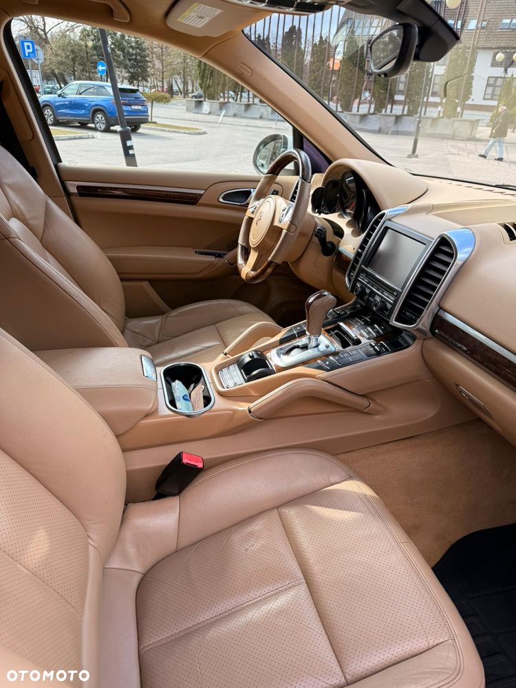 Porsche Cayenne - 12