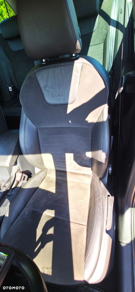 Skoda Octavia 2.0 TDI 4x4 DSG Scout - 30