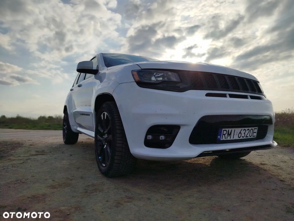 Jeep Grand Cherokee - 21