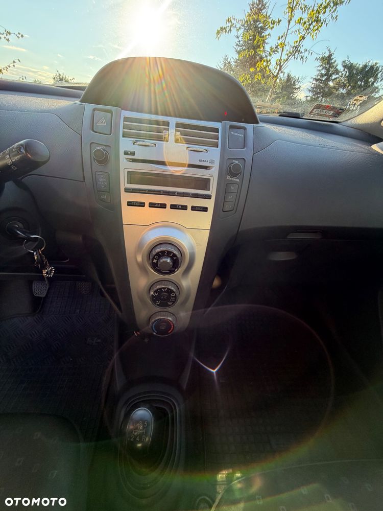 Toyota Yaris - 6