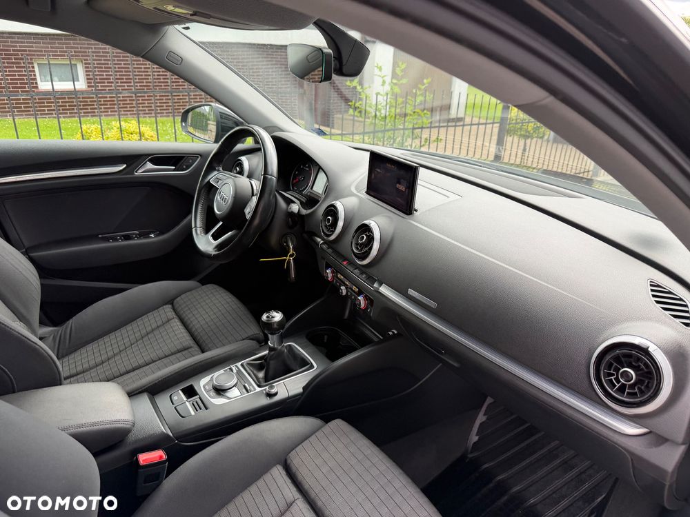 Audi A3 Sportback 1.6 TDI(clean diesel) Ambition - 16