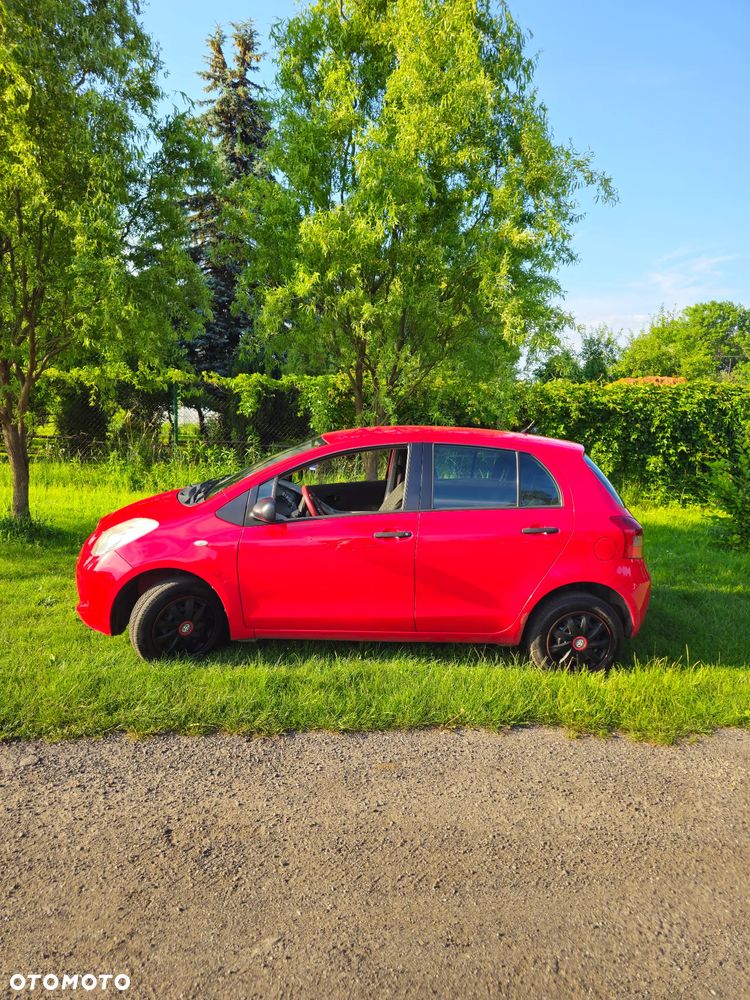Toyota Yaris - 4