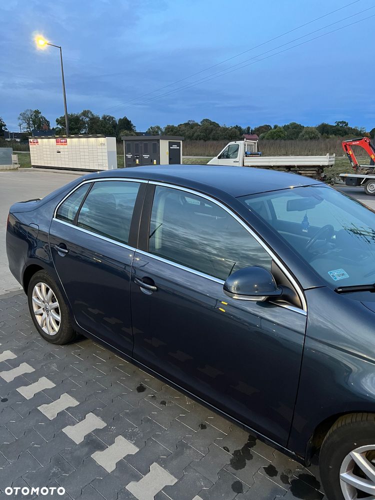 Volkswagen Jetta 1.9 TDI Trendline - 8