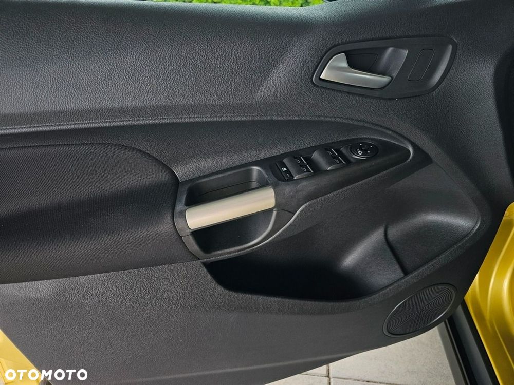 Ford Tourneo Connect - 12