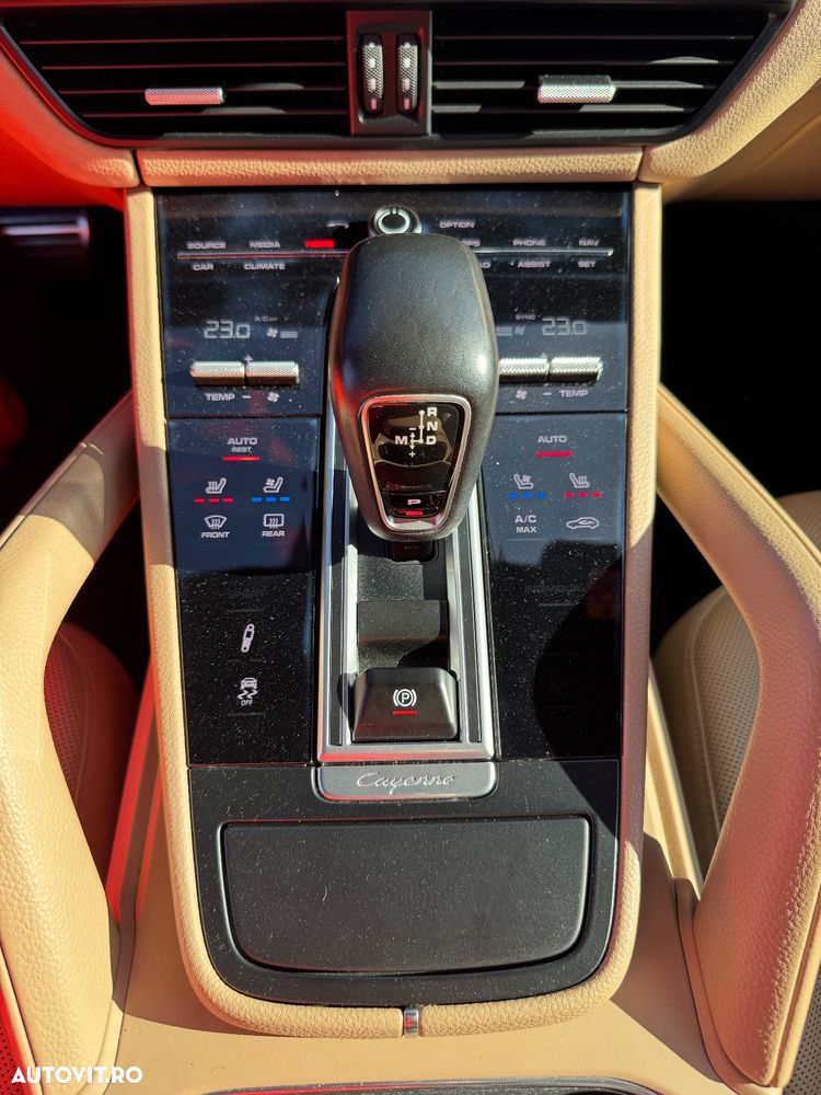 Porsche Cayenne S - 4