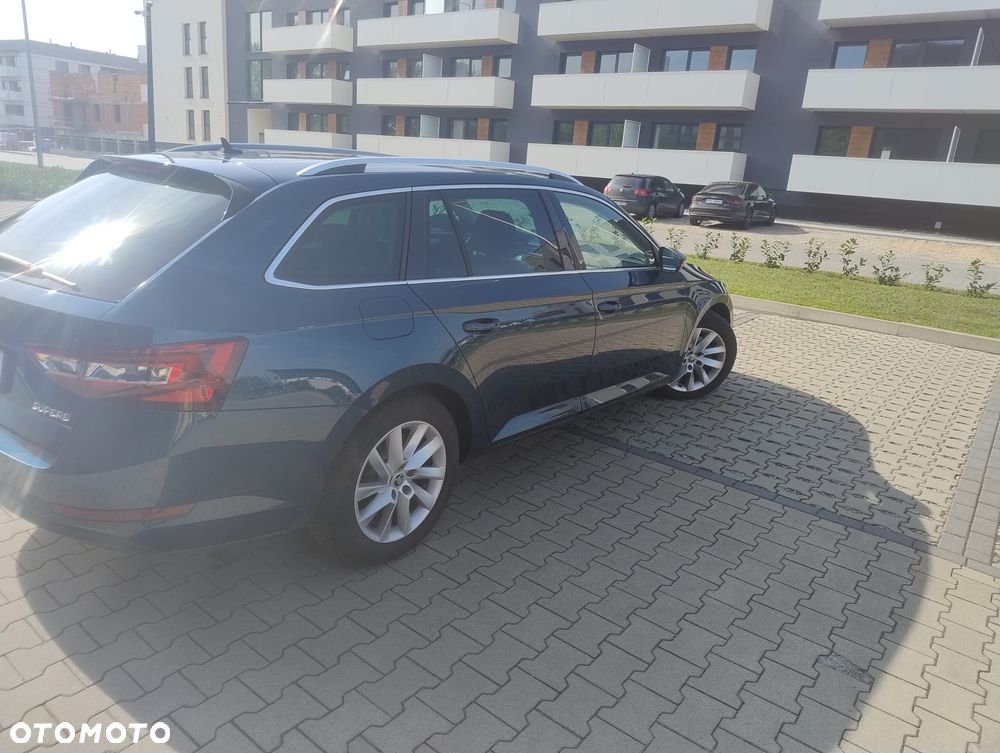 Skoda Superb 2.0 TDI Style DSG - 4