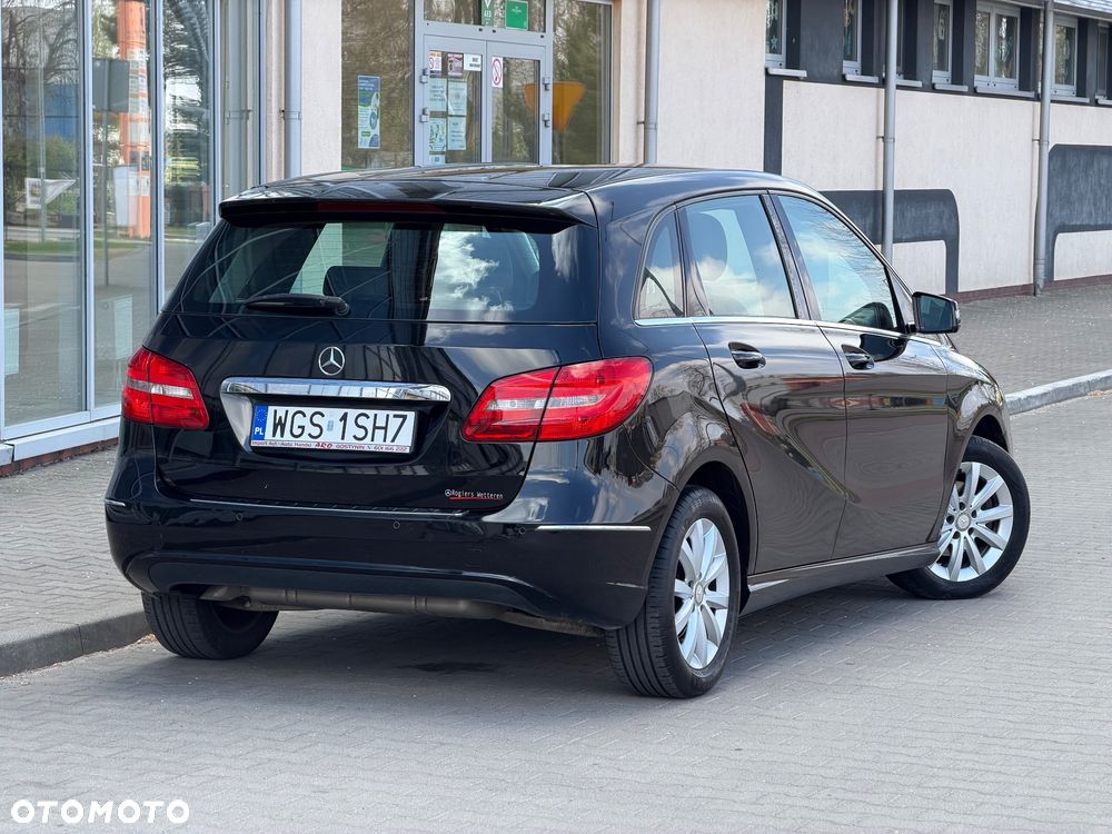 Mercedes-Benz Klasa B 180 d BlueEFFICIENCY Edition - 3