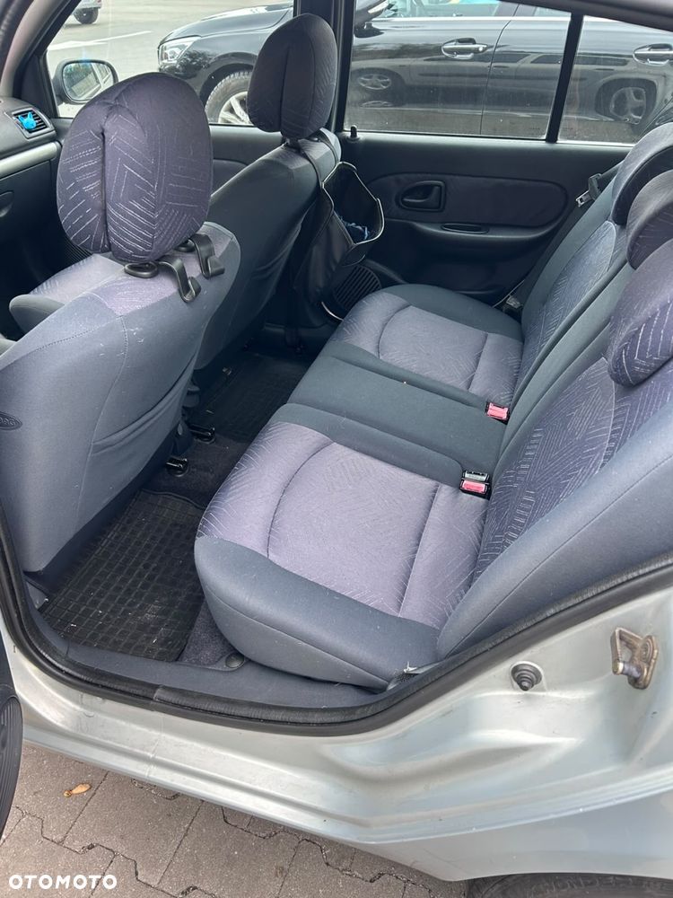 Renault Clio 2001 photo 5