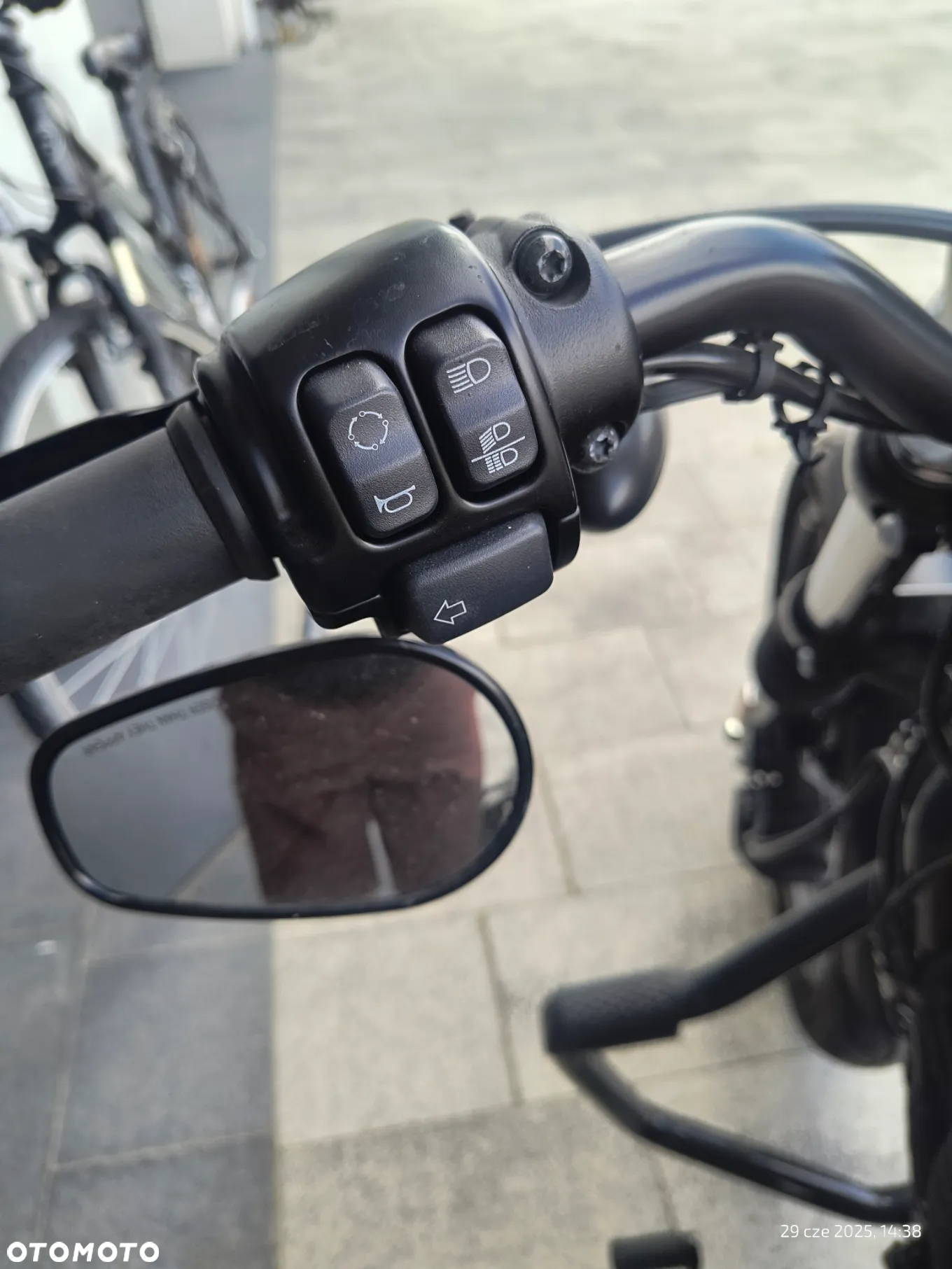 Harley-Davidson Sportster Iron 883 - 7