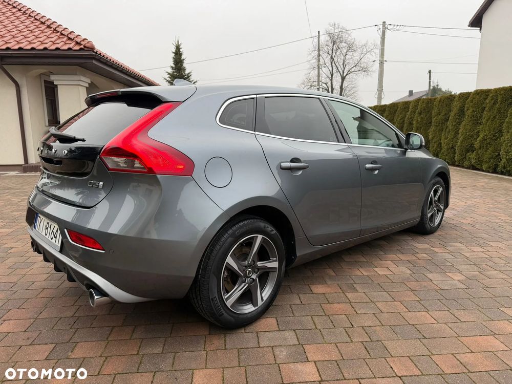 Volvo V40 D3 Momentum - 4