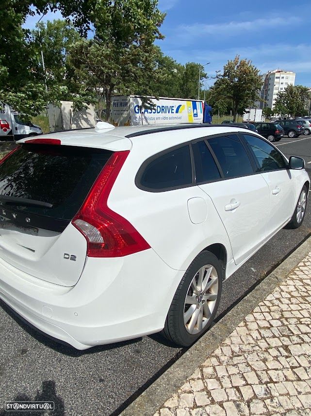 Volvo V60 1.6 D2 Drive Momentum Start/Stop - 2