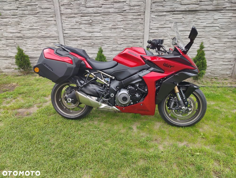 Suzuki GSX - 2