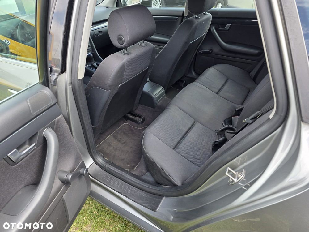 Audi A4 Limousine - 12