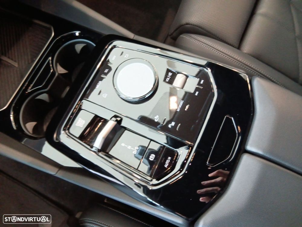 BMW 520 d Pack Desportivo M - 28