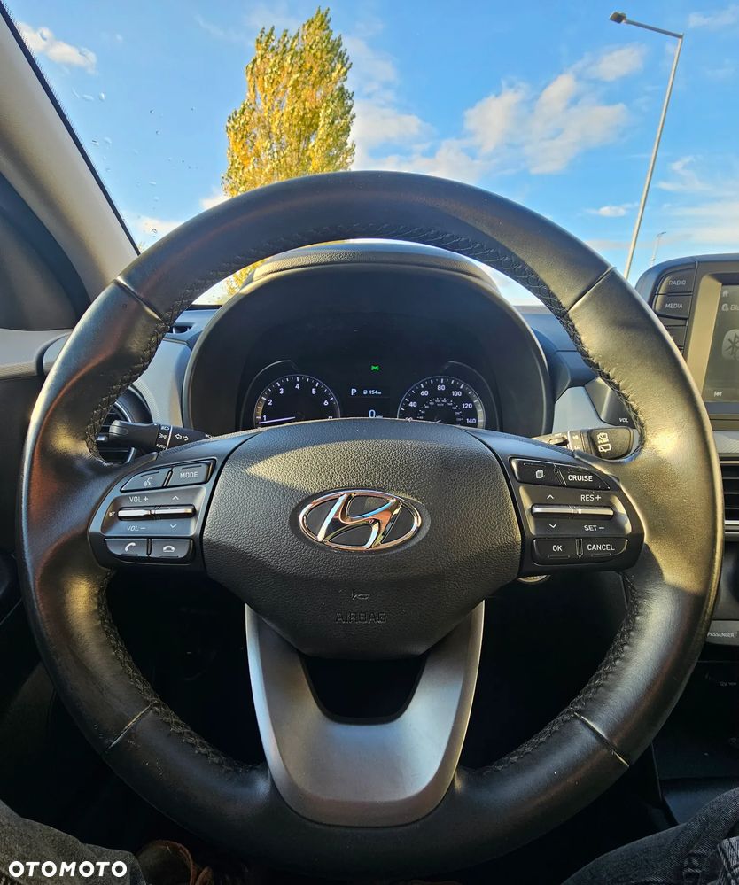 Hyundai Kona - 17